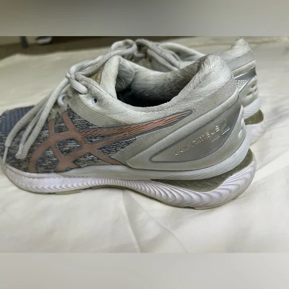 ASICS Womens Gel Nimbus 22 Gray White Gold Sz 9.5 Running Shoe Comfort - Picture 3 of 11